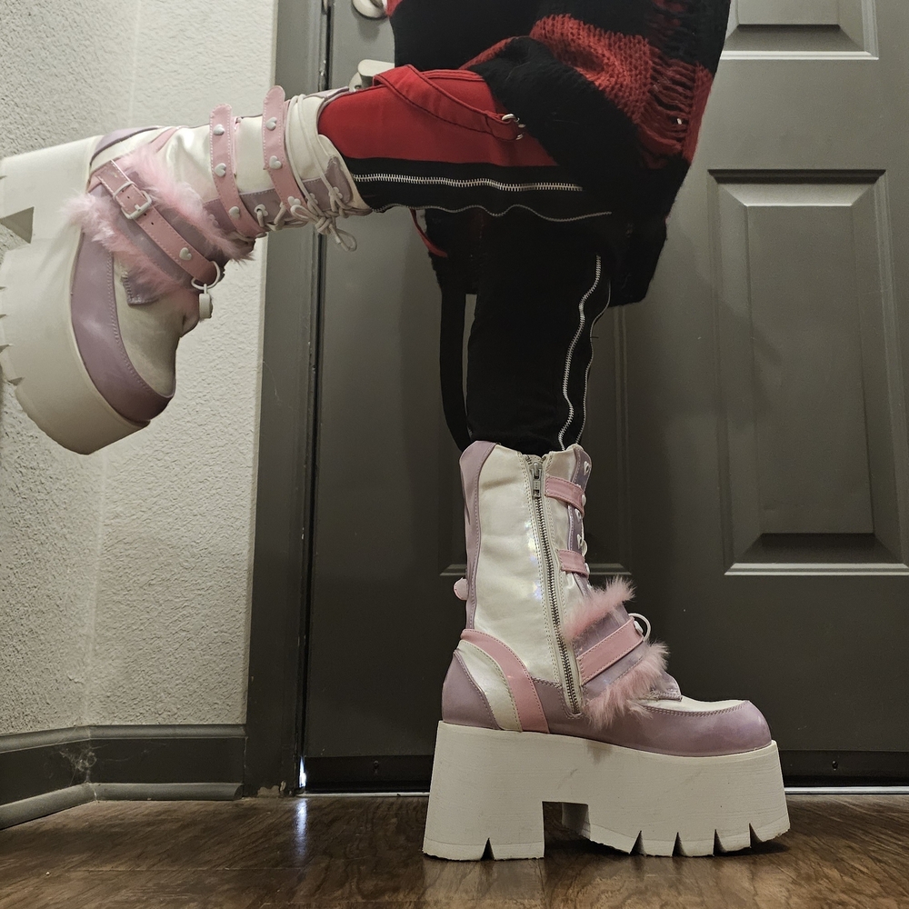 Demonia Ashes 120 White/Pink Holographic Platform Boots